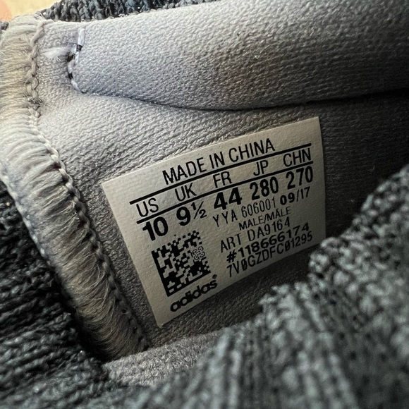 Adidas UltraBoost Uncaged Carbon, Size 10, Limited Edition - Picture 3 of 6